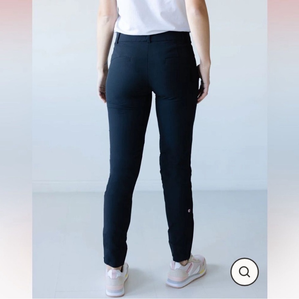 Abendroth Peggy Pant Professional Jogger in Midnight Black.‎